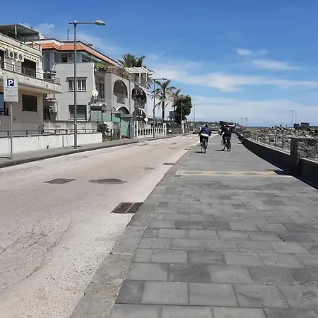 Seaside In Aci Trezza *