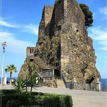 Seaside In Aci Trezza *